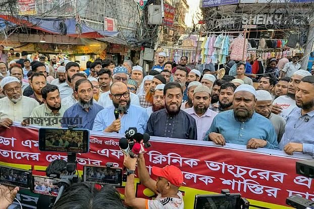 ভাঙচুরে জড়িতদের গ্রেপ্তারে ৭ দিনের আলটিমেটাম এমপি আরমানের